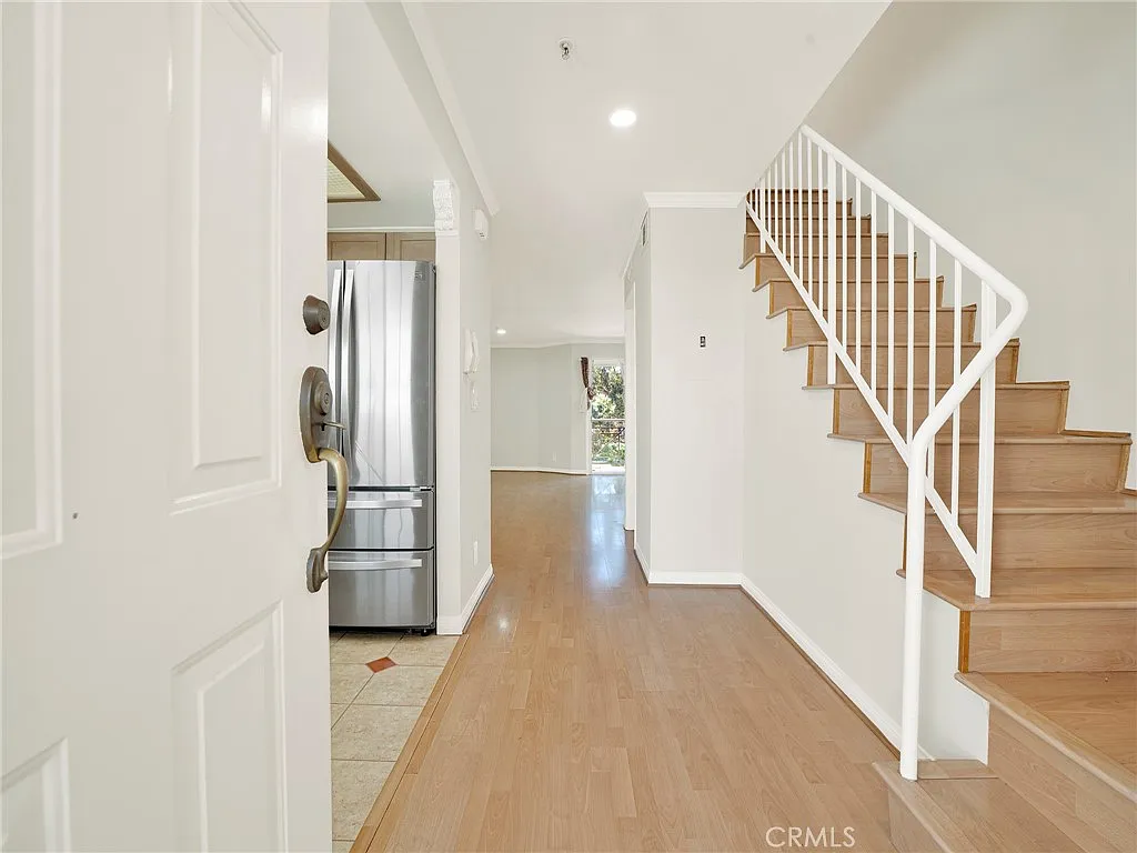 Building Photo - 1131 Campbell St #233