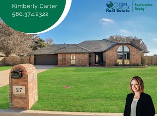 27 Crestwood Ter, Clinton, OK 73601