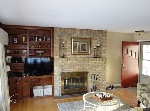 2nd image of 3S353 Warren Ave