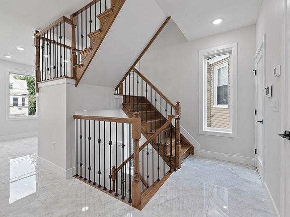 4th image of 15 Fulton Ave Unit 2