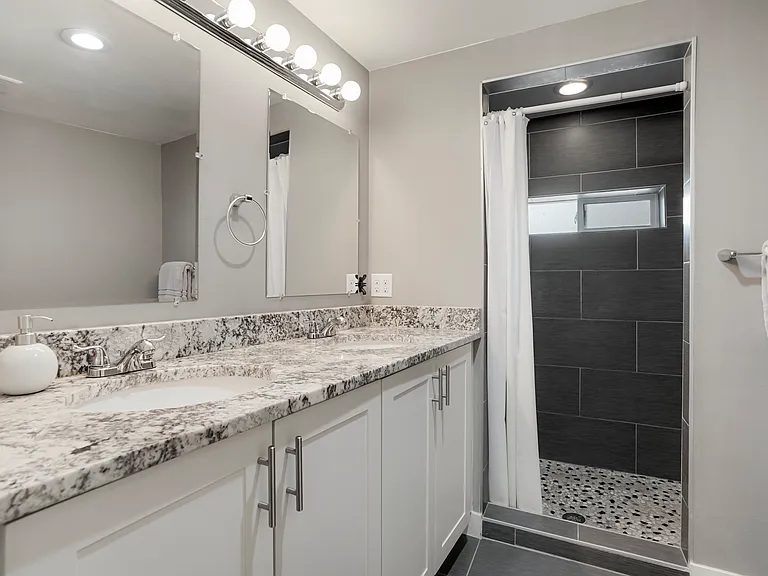3653 N Monroe St — Photo 13