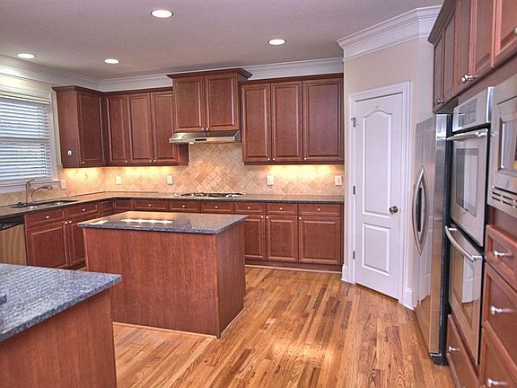 2nd image of 76 Creekside Park Dr