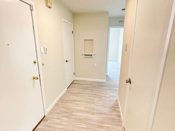 5th image of 2415 Judah St APT 8