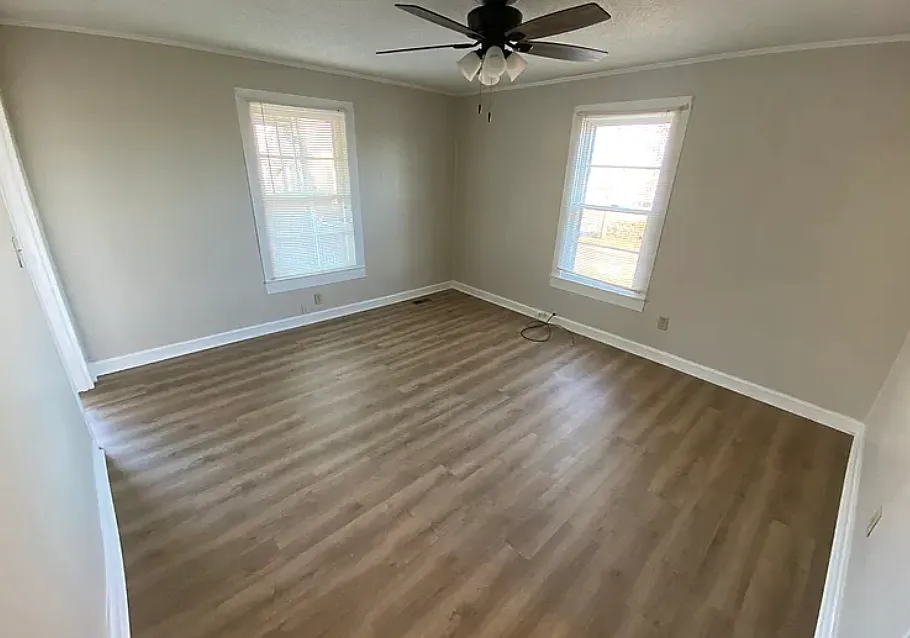 105 Lake Ave