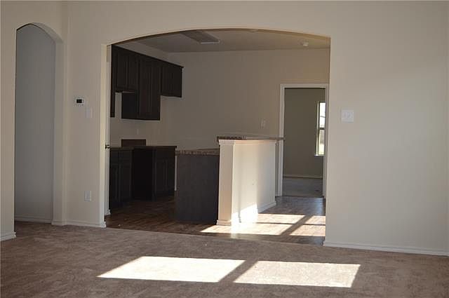 2nd image of 213 Candlewood Cir