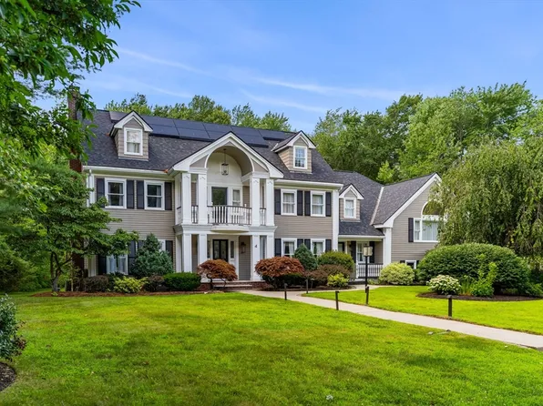 4 Fairway Dr, Andover, MA 01810
