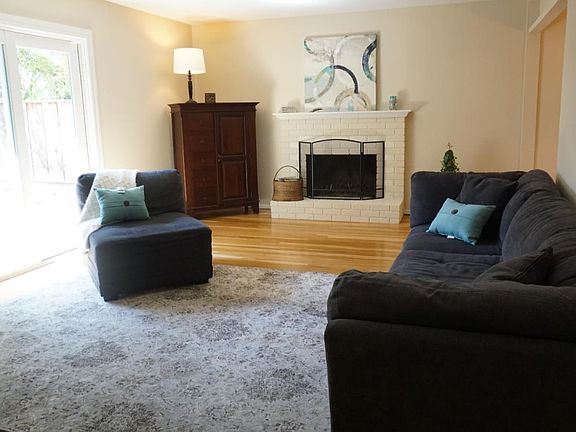 3rd image of 1522 Willowgate Dr