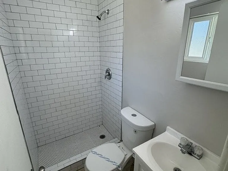 1405 W Clarendon Ave — Photo 17
