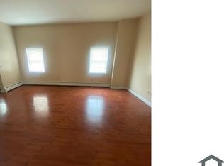 378 Brooks St, Bridgeport, CT 06608
