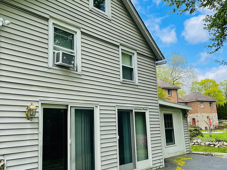 42 Lakeview Ave — Photo 27