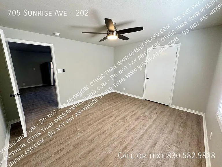 705 Sunrise Ave #202 — Photo 14