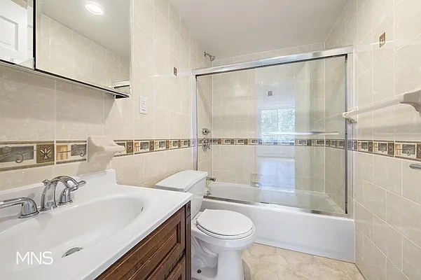 Rented by MNS Marketing | media 9