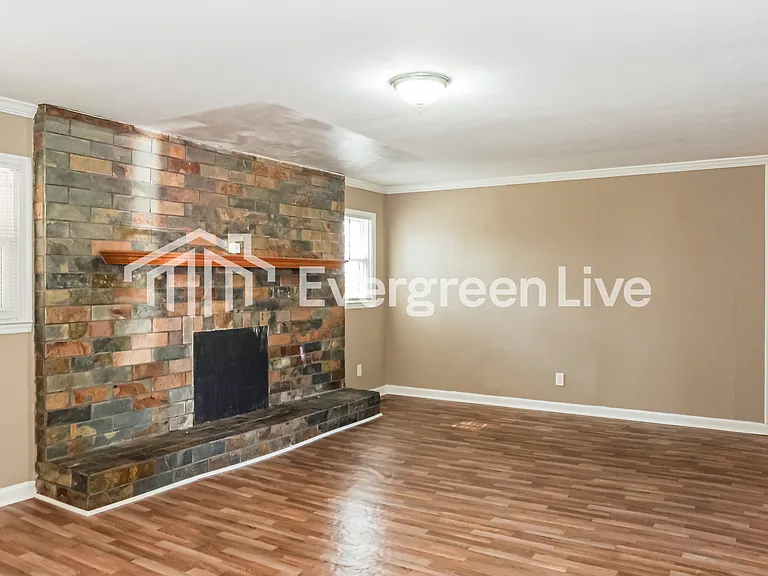 1705 Vinca St SW — Photo 3