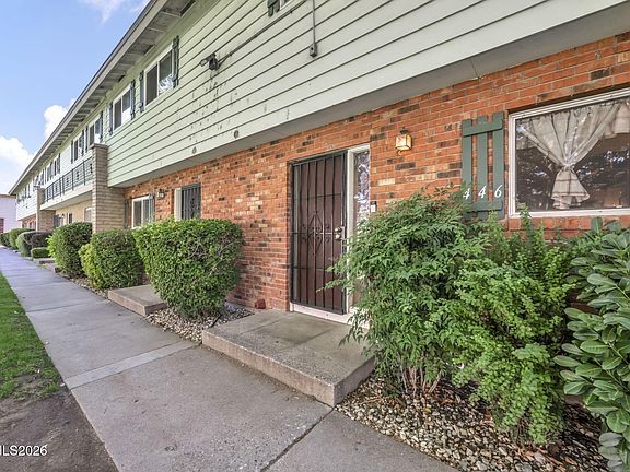 3rd image of 446 Smithridge Park