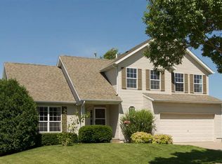 7727 Burr Ridge Dr NE, Cedar Rapids, IA 52402