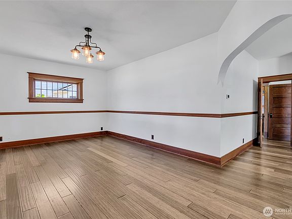3rd image of 401 Varner Avenue SE