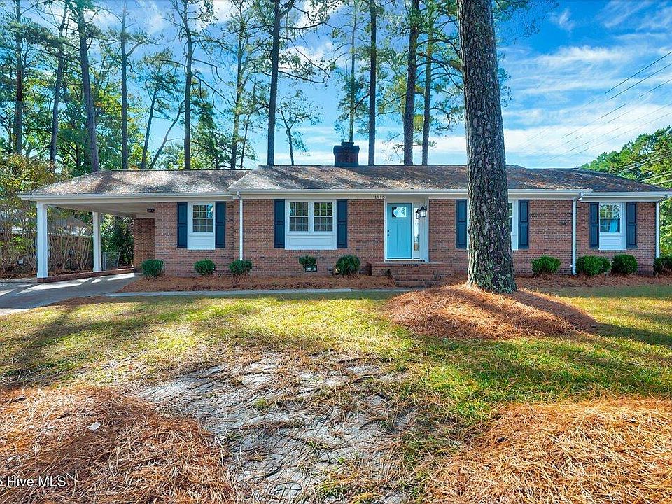 1st image of 1915 Delwood Drive W
