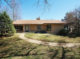 6936 Christopher Dr, Saint Louis, MO