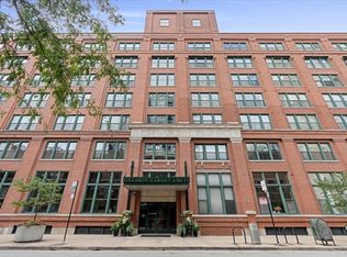 411 W Ontario St APT 220, Chicago, IL 60654