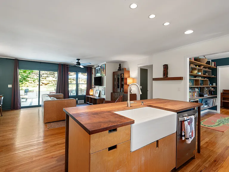 160 Gran Ellen Dr — Photo 16