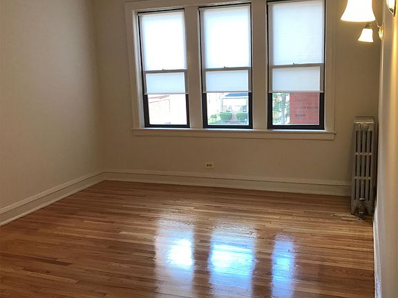 4th image of 10740 S Calumet Ave APT 2S