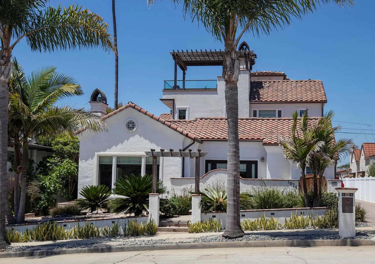 Prestigious Ocean View Retreat Fully Remodeled Oceanside Masterpiece — Photo 1