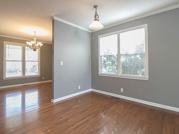 5th image of 702 Mount Vernon Dr