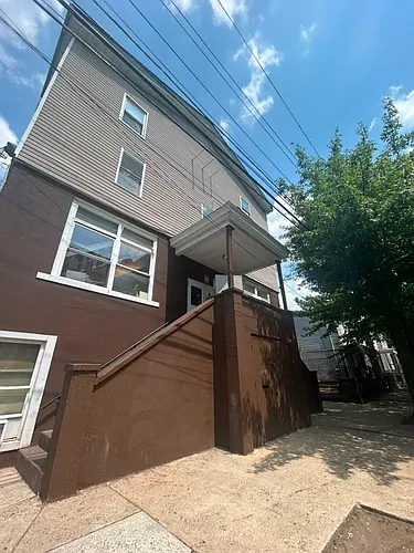 50 Clinton St Photo 1