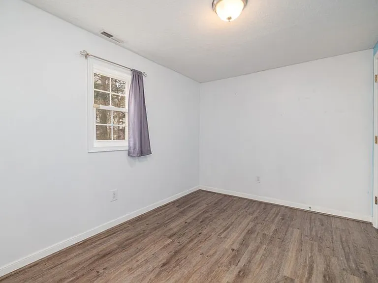 714 Hill St — Photo 8