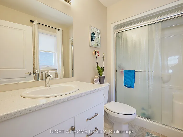 42 Moonstone Cres — Photo 14