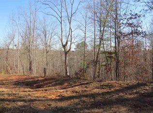 526 N Edgewater Trl, Toccoa, GA 30577