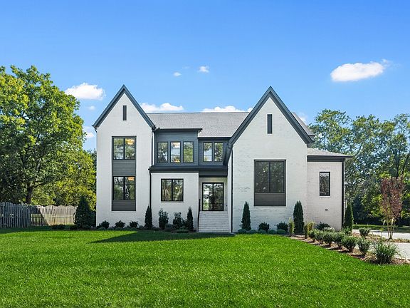 3rd image of 712 Wilson Pike