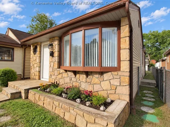 4726 Washington Ave SE, Charleston, WV 25304