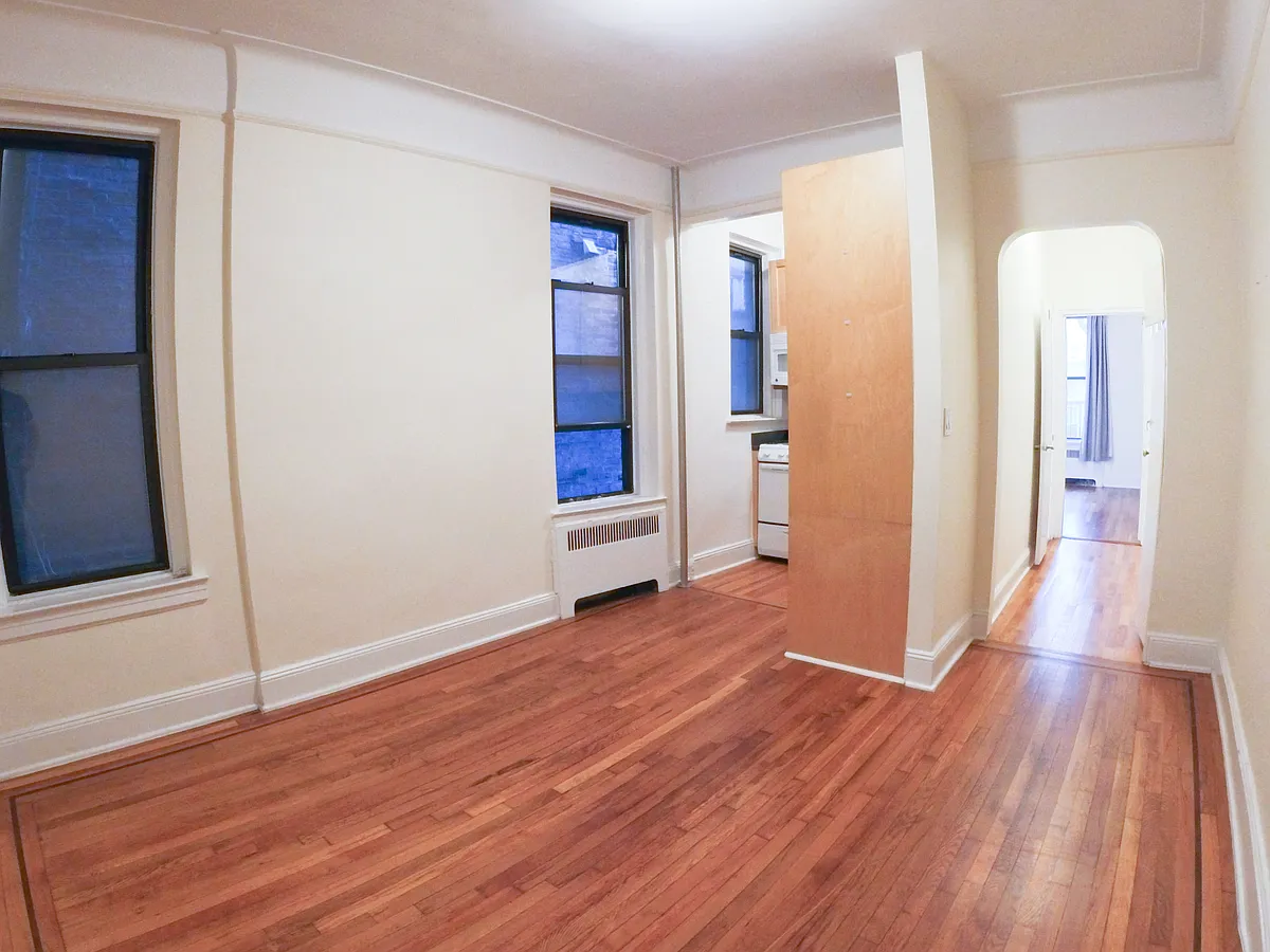 Building Photo - 123 E 82nd St #4D