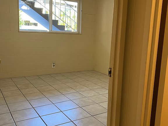 3rd image of 76-6271 Alii Dr APT 2