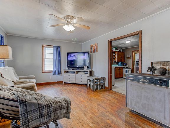 4th image of 503 Wylie St