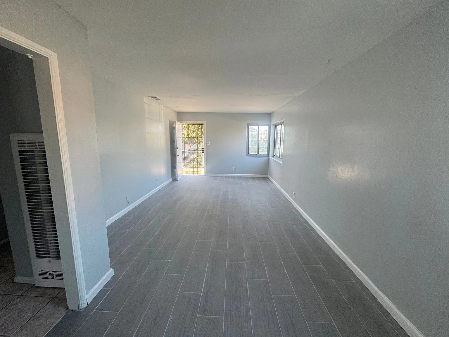 2 bed, 750 sqft, $2,249 — Photo 2