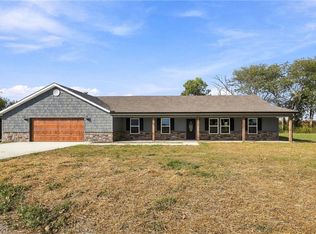1152 Lafayette Dr, Lake Lafayette, MO 64076