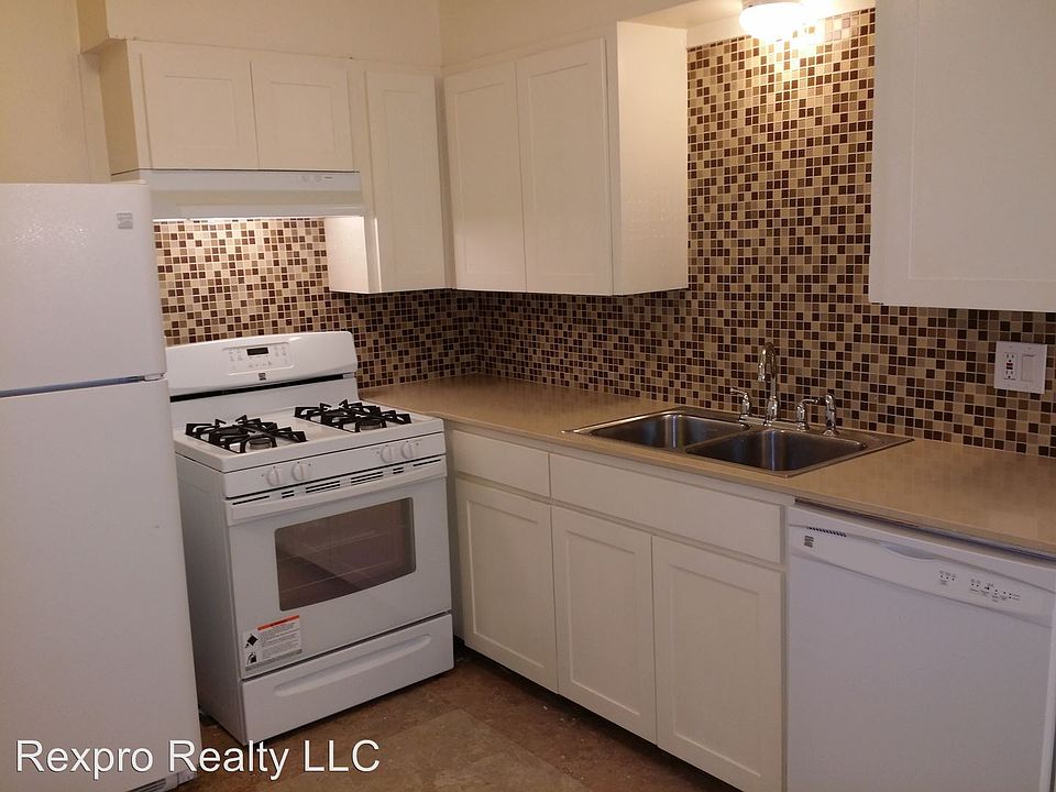 1st image of 5003 Cottonwood Cir APT B