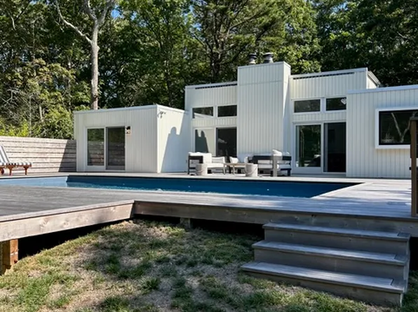 14 Park Cir, Quogue, NY 11959