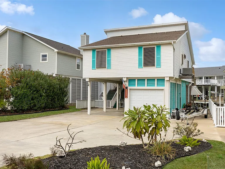 1114 Tiki Dr — Photo 7
