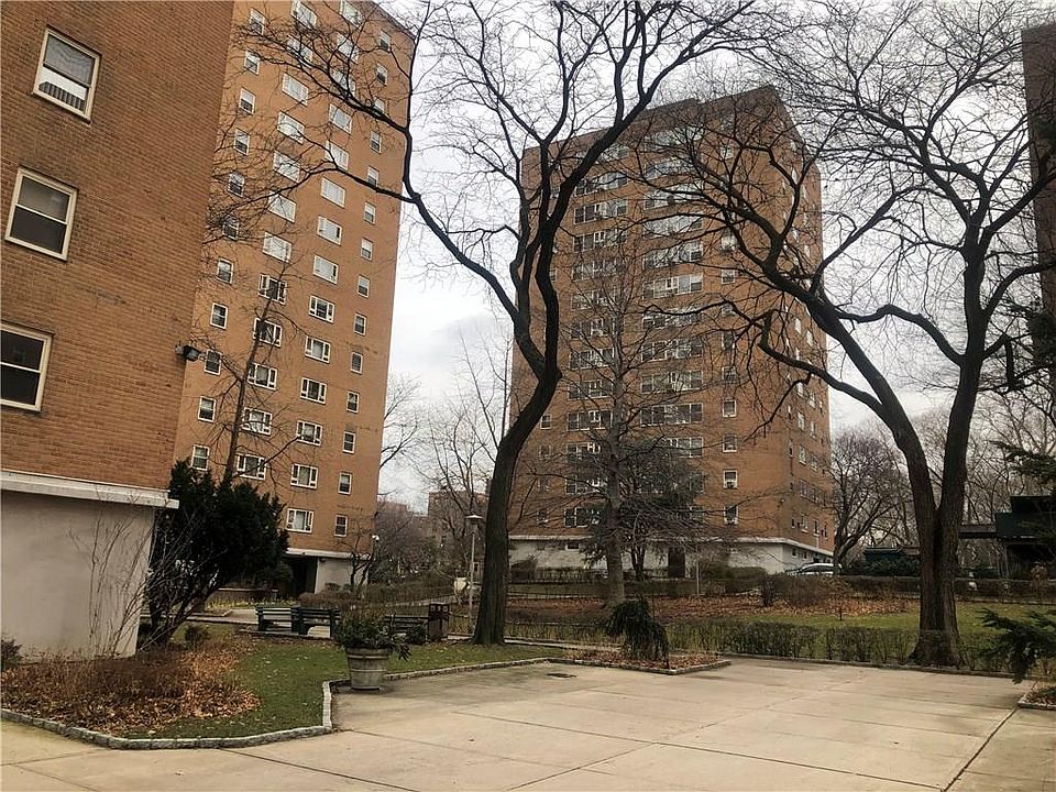 1st image of 130 Saint Edwards St #15E