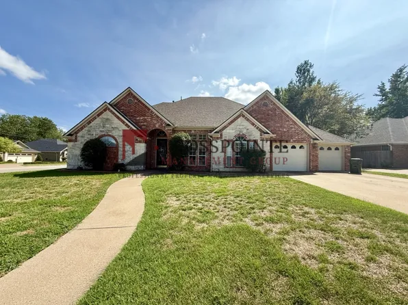 1202 River Bend Dr, Tyler, TX 75703