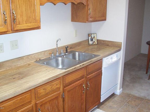 3rd image of 1415 W Calle Pueblo