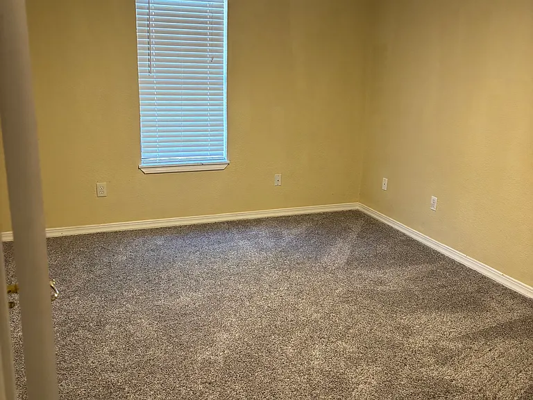 319 S Mount Pleasant Rd — Photo 9