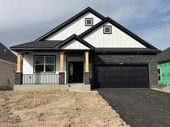 2129 Traverse Dr, Lino Lakes, MN 55038