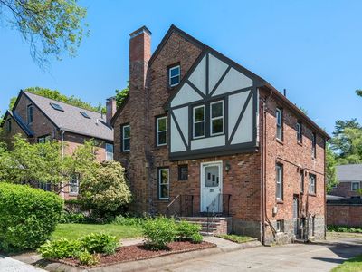 261 Russett Rd, Brookline, MA, 02467