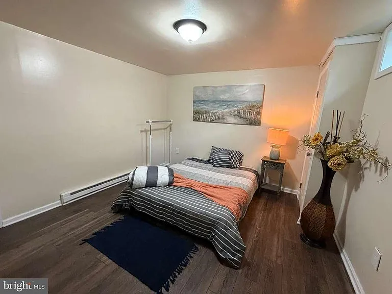 233 Molden Dr — Photo 17