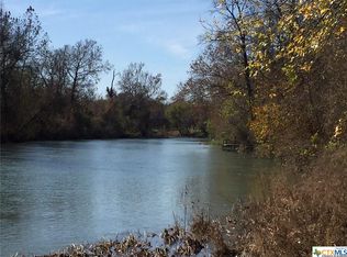 River Trl, SEGUIN, TX --