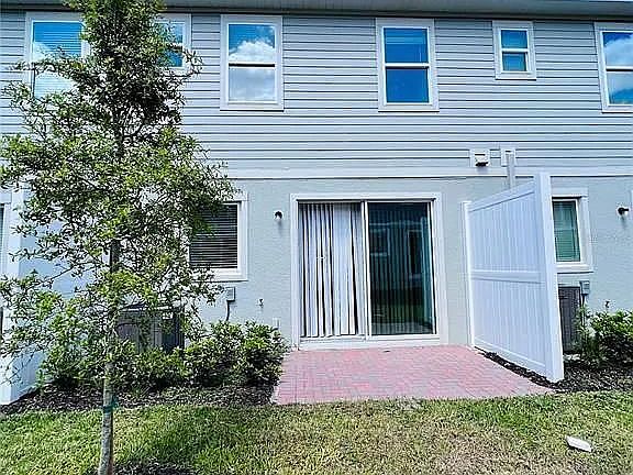 3rd image of 34162 Cinder Way #1